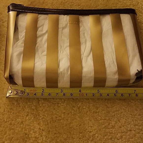 NWT VS Rose Gold, Three in one, Cosmetic Bag - Picture 5 of 7